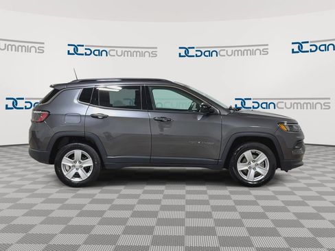 Used 2022 Jeep Compass Latitude AWD/4WD image 9