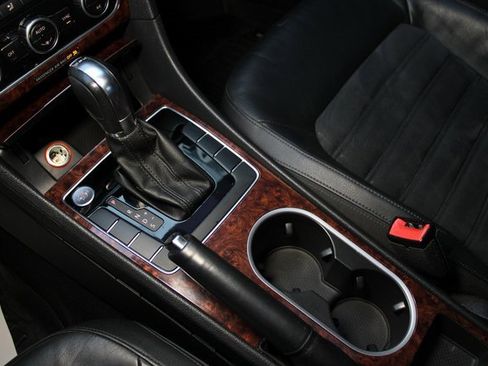 Used 2013 Volkswagen Passat TDI SEL Premium image 27