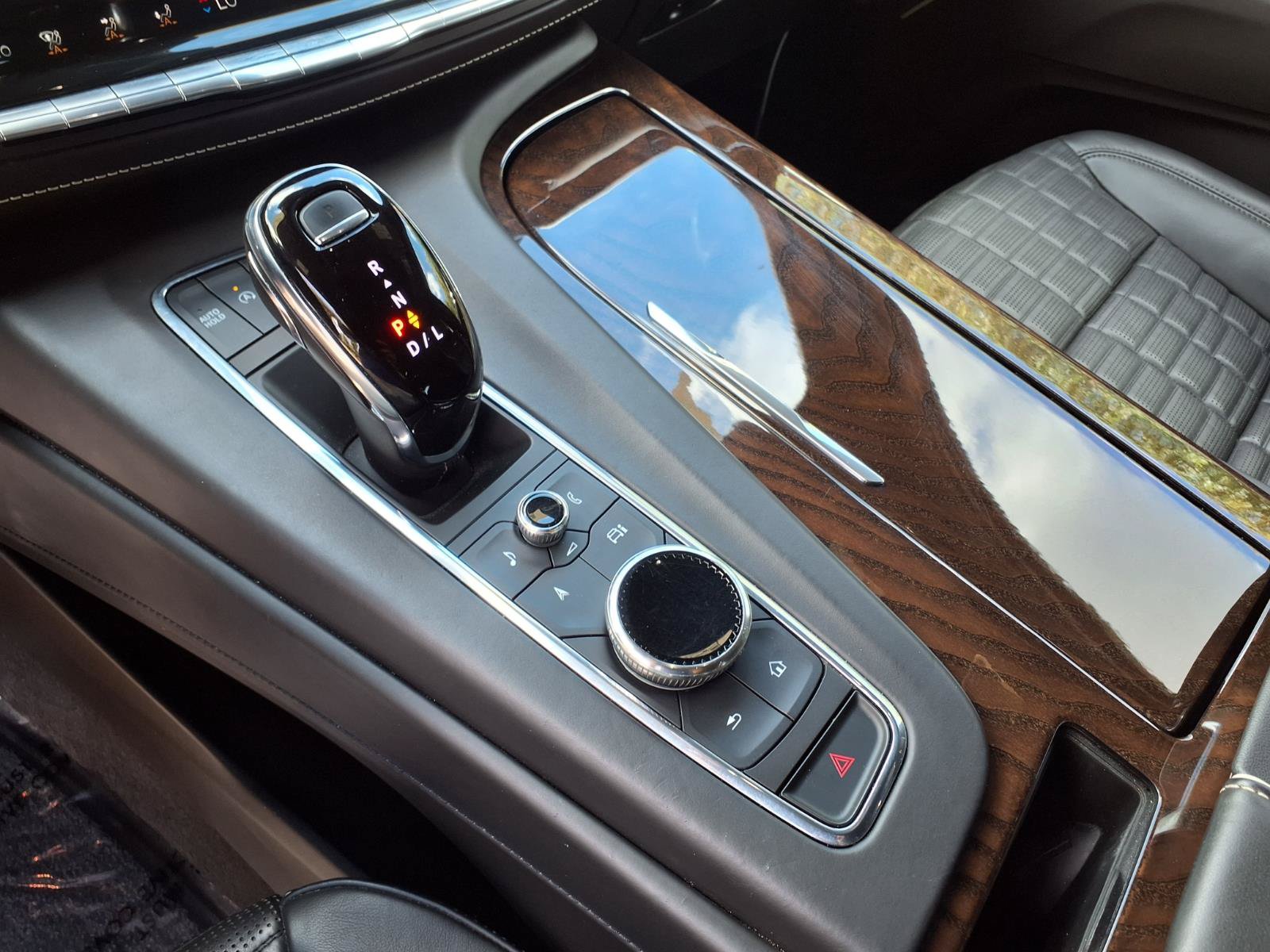 Certified 2023 Cadillac Escalade Sport Platinum w/ LPO, ONYX Package AWD/4WD image 27