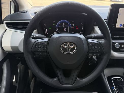 Used 2026 Toyota Corolla LE FWD image 13