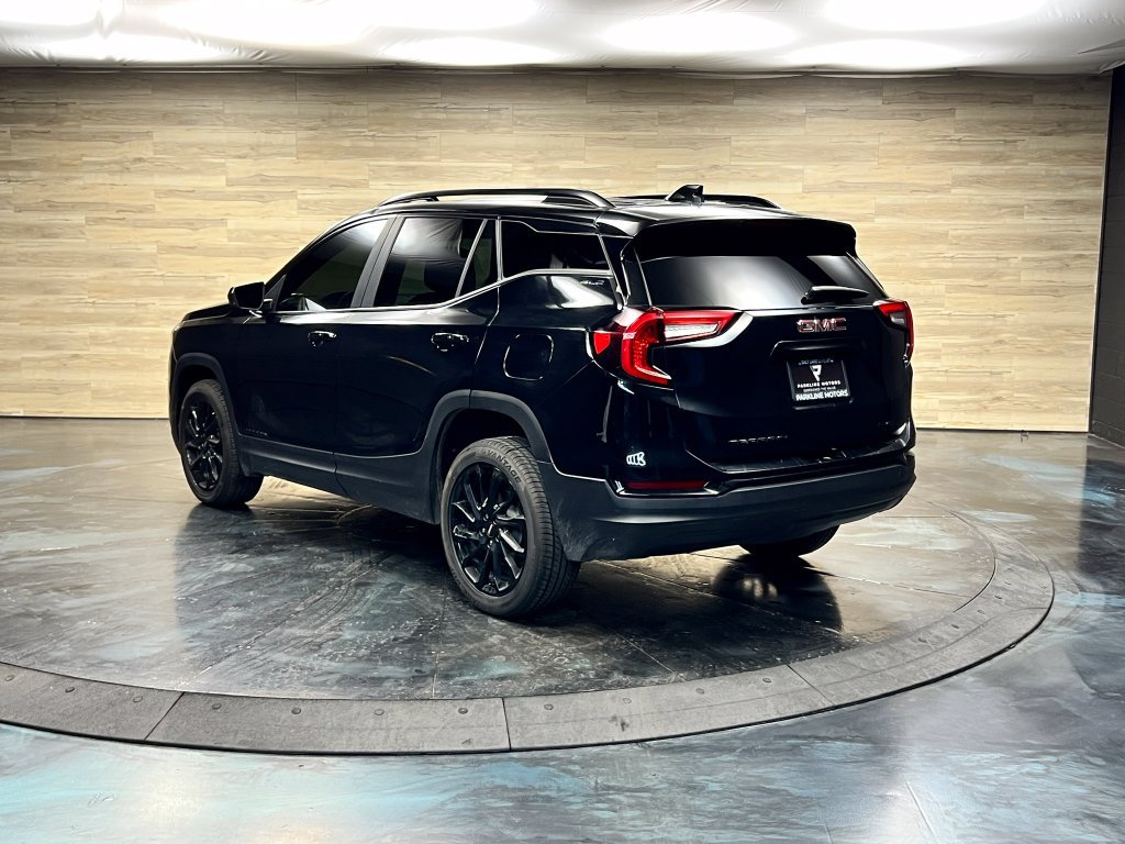 Used 2024 GMC Terrain SLE w/ Elevation Edition AWD/4WD image 13
