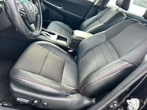 Used 2017 Toyota Camry SE w/ Moonroof Package image 7