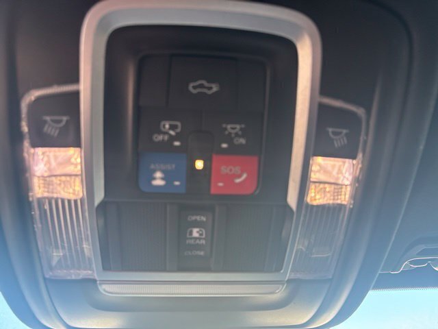 Used 2023 RAM 1500 Limited AWD/4WD image 24