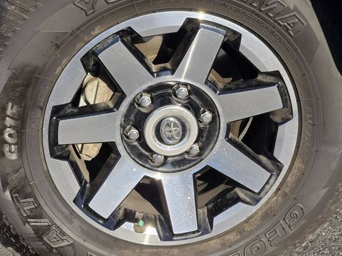 Certified 2024 Toyota 4Runner TRD Off-Road Premium AWD/4WD image 26