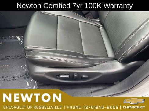 Used 2022 Nissan Maxima SV w/ Floor Mat Group FWD image 6