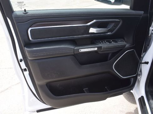 Used 2025 RAM 1500 Laramie AWD/4WD image 9