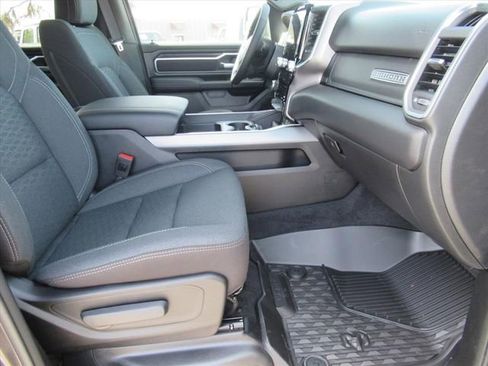 New 2026 RAM 1500 4x4 Crew Cab image 9