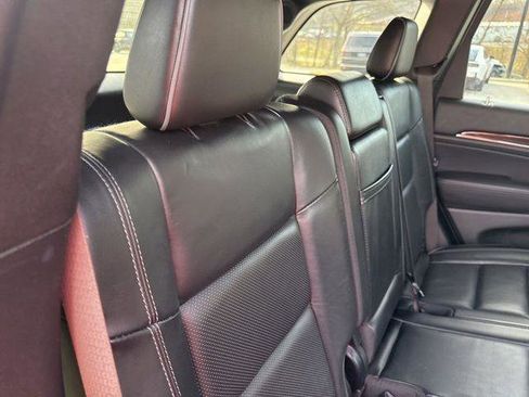 Used 2020 Jeep Grand Cherokee Overland AWD/4WD image 30