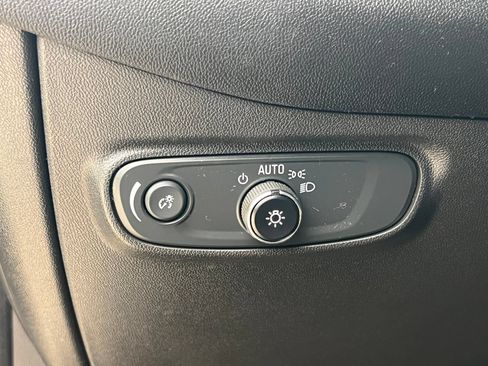 Used 2023 Chevrolet Equinox LT FWD image 25