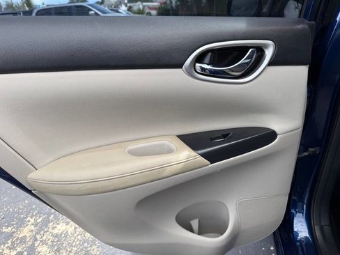 Used 2016 Nissan Sentra SV image 19