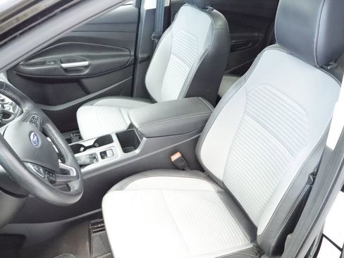 Used 2019 Ford Escape Titanium AWD/4WD image 27