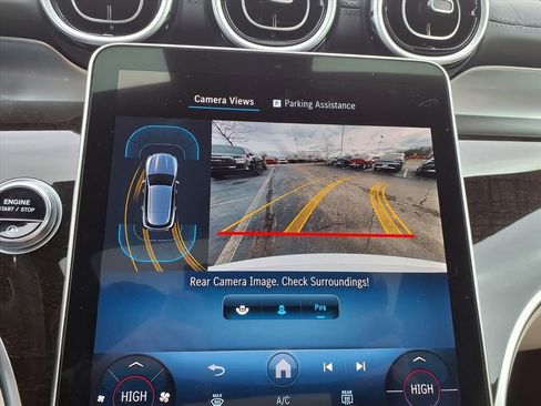 Used 2024 Mercedes-Benz GLC 300 4MATIC image 8