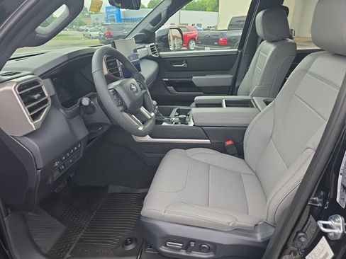 New 2026 Toyota Tundra Limited AWD/4WD image 10