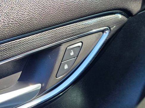 Used 2023 Buick Envision Essence image 22