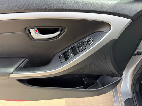 Used 2014 Hyundai Elantra GT w/ Option Group 02 image 11