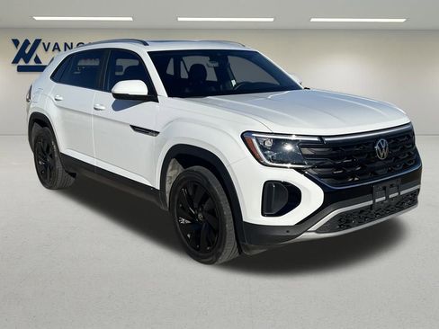 Used 2024 Volkswagen Atlas Cross Sport SE image 7