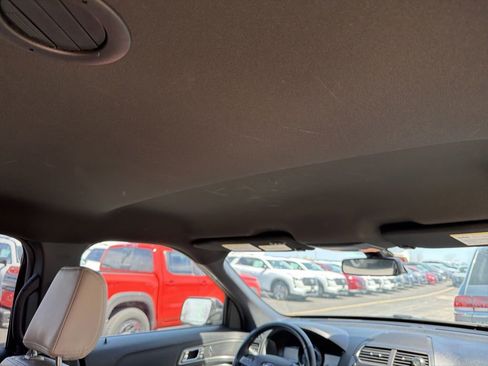 Used 2018 Ford Explorer XLT w/ Equipment Group 202A AWD/4WD image 10