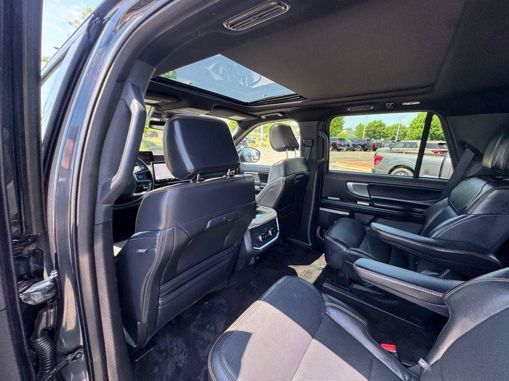 Used 2025 Ford Expedition Tremor AWD/4WD image 15