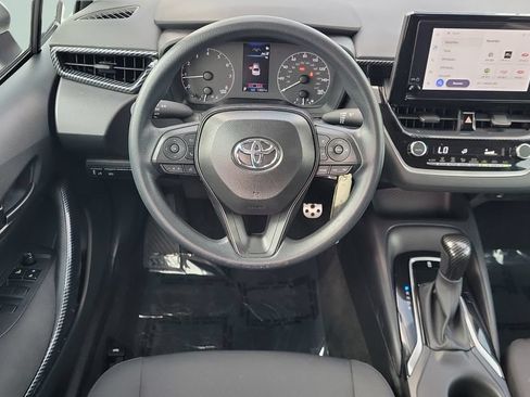 Used 2025 Toyota Corolla LE FWD image 12