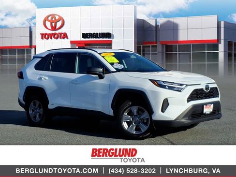 Used 2025 Toyota RAV4 LE AWD/4WD image 1