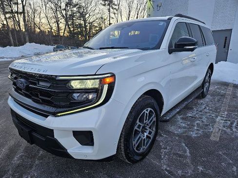 Certified 2025 Ford Expedition Active image 1