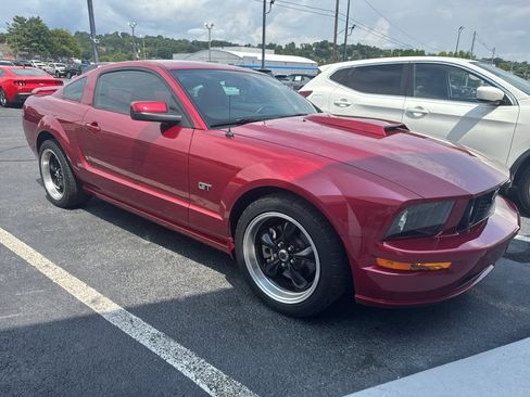 Used 2005 Ford Mustang GT Premium RWD image 3