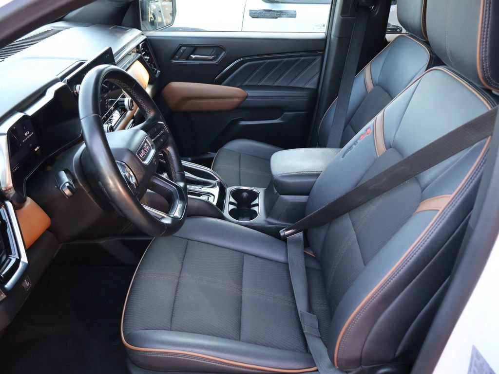 Certified 2024 GMC Canyon AT4 AWD/4WD image 15