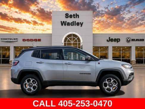 Used 2022 Jeep Compass Trailhawk AWD/4WD image 8