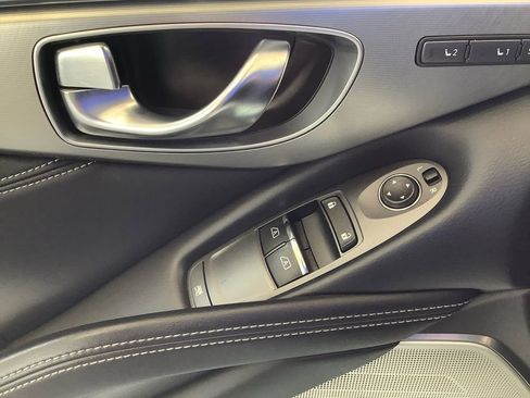 Used 2019 INFINITI Q60 3.0t Luxe w/ Essential Package AWD/4WD image 12