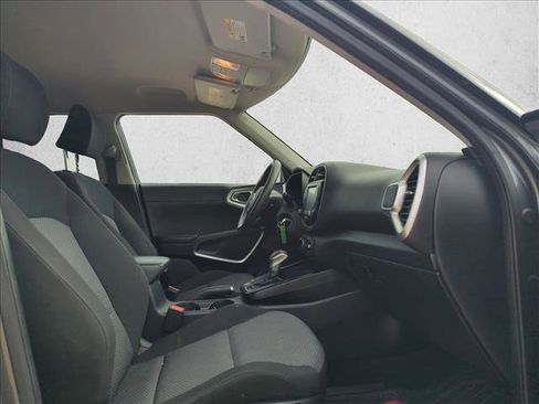 Used 2021 Kia Soul LX image 15