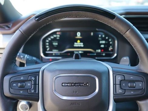 Used 2025 GMC Sierra 1500 Denali w/ Technology Package AWD/4WD image 17