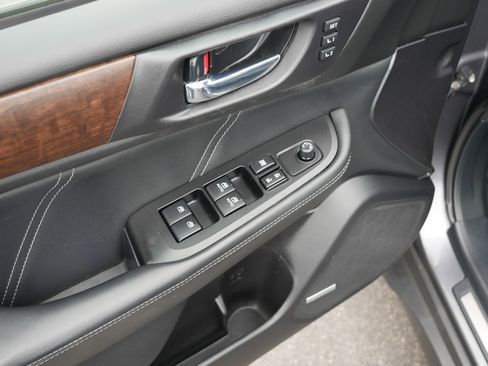 Used 2019 Subaru Outback 3.6R Limited AWD/4WD image 19