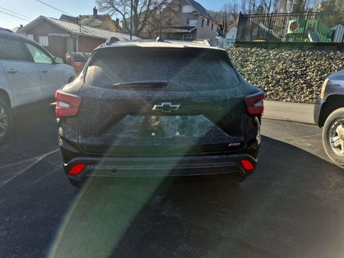 Used 2025 Chevrolet Trax RS w/ Sunroof Package image 6