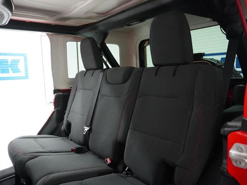 Used 2025 Jeep Wrangler Rubicon image 31