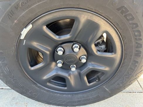 Certified 2025 Jeep Wrangler Sport AWD/4WD image 10