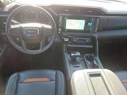 Used 2022 GMC Sierra 1500 AT4 w/ AT4 Premium Package image 11