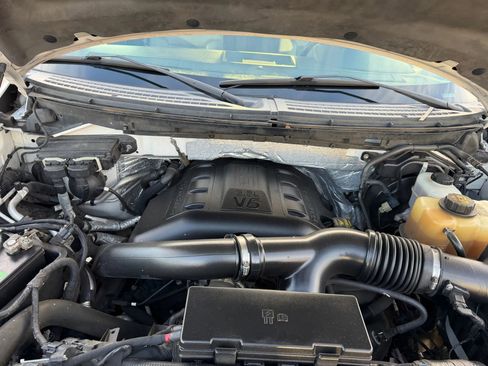 Used 2011 Ford F150 Platinum image 48