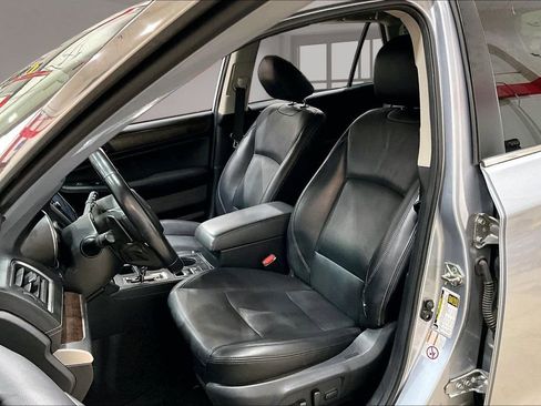 Used 2018 Subaru Outback 2.5i Limited AWD/4WD image 23