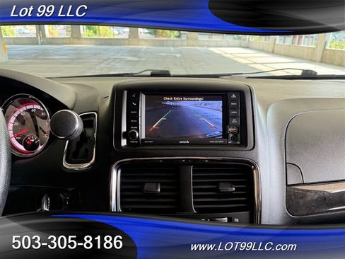 Used 2018 Dodge Grand Caravan SE w/ Power Convenience Group I FWD image 17