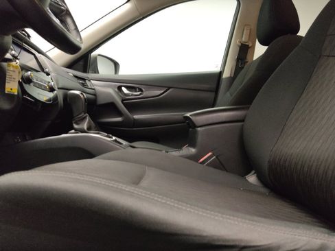 Used 2019 Nissan Rogue S w/ Special Edition Package FWD image 17