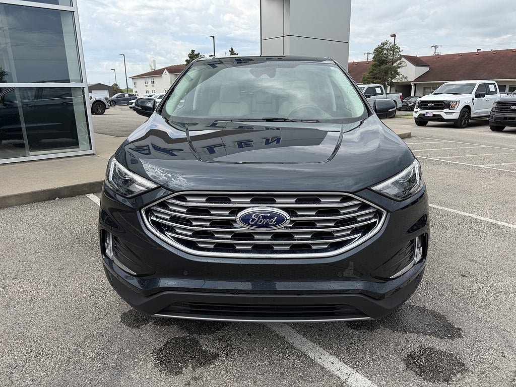Used 2023 Ford Edge Titanium AWD/4WD image 9