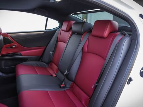 Used 2024 Lexus ES 300h F Sport w/ Accessory Package (Z2) FWD image 18