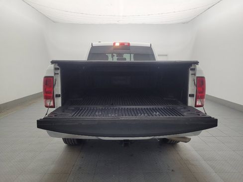 Used 2020 RAM 1500 Classic SLT AWD/4WD image 29