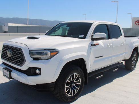 Certified 2022 Toyota Tacoma TRD Sport w/ Technology Package RWD image 7