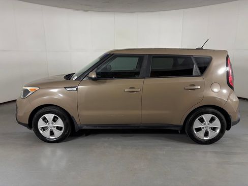 Used 2016 Kia Soul FWD image 4