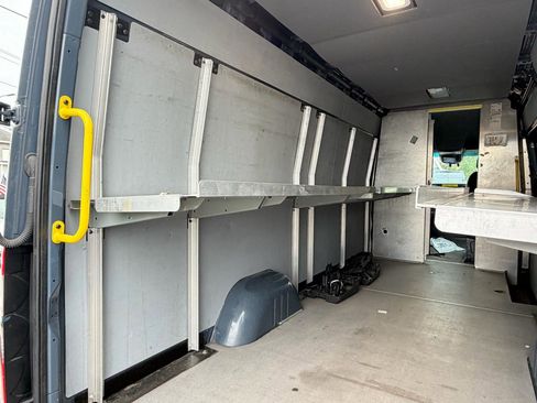 Used 2021 Mercedes-Benz Sprinter 2500 image 18