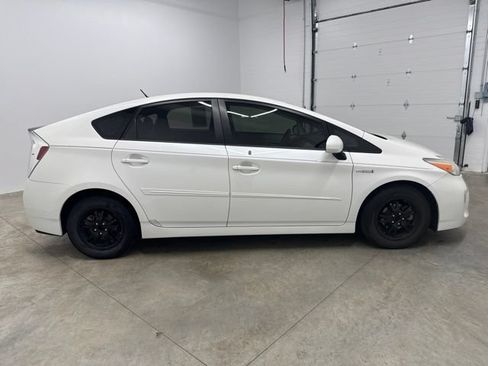 Used 2014 Toyota Prius Three FWD image 4