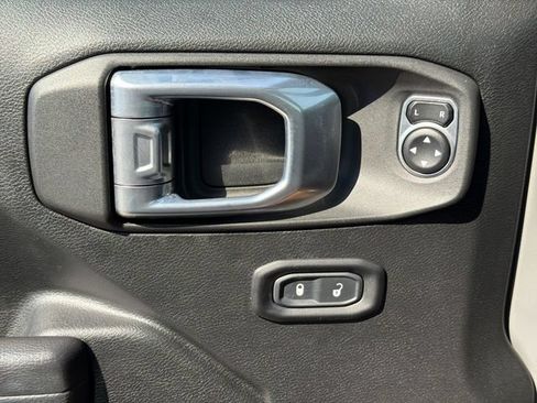 Used 2021 Jeep Gladiator Sport AWD/4WD image 24