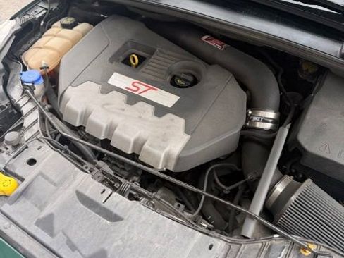 Used 2017 Ford Focus ST FWD image 9