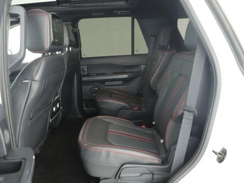 Used 2022 Ford Expedition Limited image 11